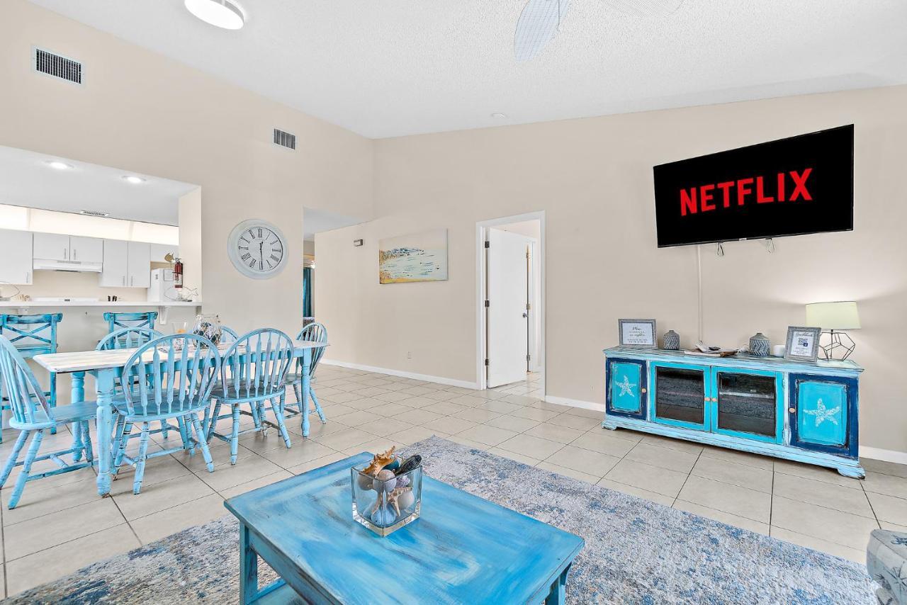 Serene Seaside Retreat: Dog-Friendly Townhouse with Pool Melbourne Exterior photo