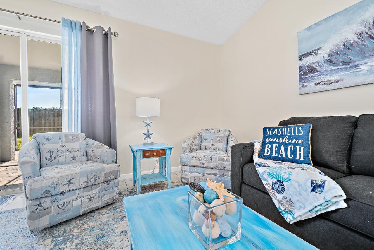 Serene Seaside Retreat: Dog-Friendly Townhouse with Pool Melbourne Exterior photo